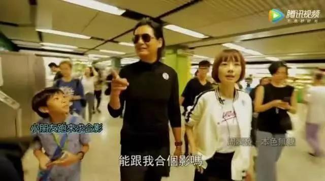 摸了一把劳斯莱斯的方向盘,挨了别人一耳光,周润发选择了这么做
