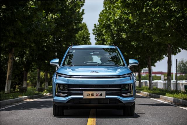 同级独有ADAS智能驾驶系统!智炫精品SUV 嘉悦X4上市,6.28万起售