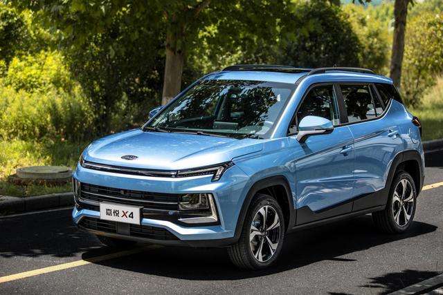 同级独有ADAS智能驾驶系统!智炫精品SUV 嘉悦X4上市,6.28万起售