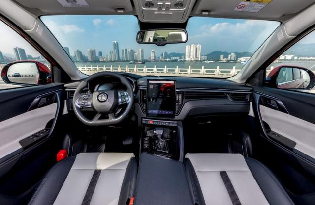 没买车的有福了,这款车凭实力斩获最佳智能紧凑型SUV,不到7万