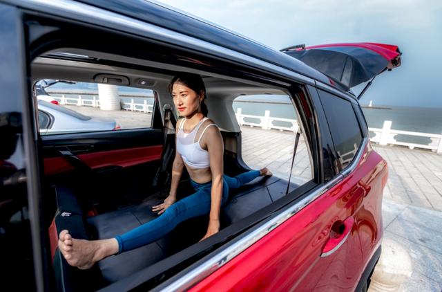 没买车的有福了,这款车凭实力斩获最佳智能紧凑型SUV,不到7万